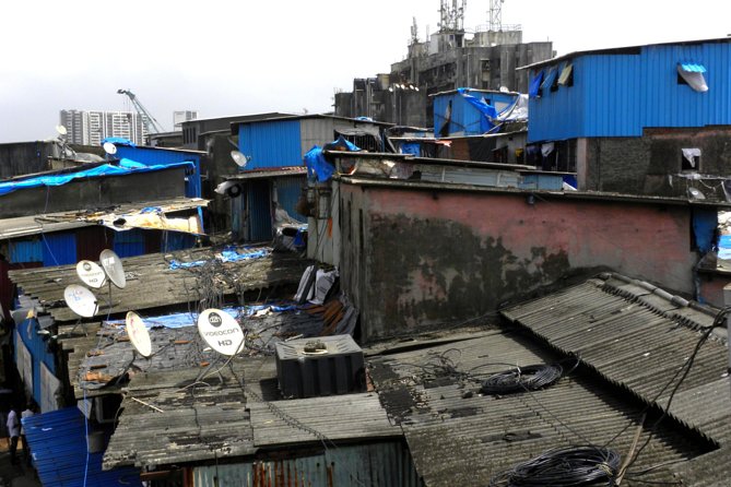 Dharavi Small-Group Mumbai - Walking Tour with Guide and Optional Add-ons - Why this Dharavi walk feels different from typical tours
