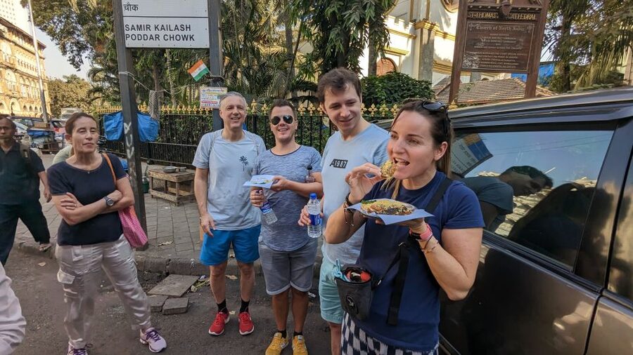 Discover Mumbai's street & beach with Vegetarian food tour - Meeting near Churchgate, then walking into the food zone