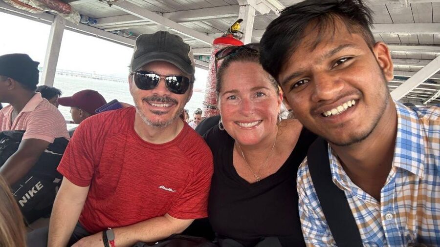 Elephanta Caves & Island Guided Tour - Getting from Mumbai to the island, step by step