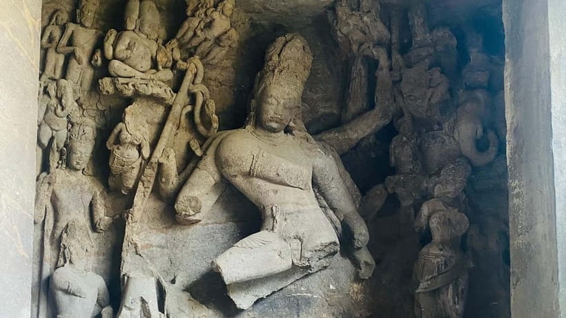 Elephanta caves tour in Mumbai - Group & Private Options - Guides you can learn from, not just follow