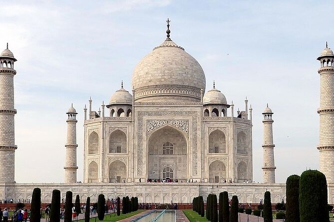 Exclusive North India with Varanasi (Delhi-Jaipur-Agra-Orcha-Kamasutra Temple) - Delhi arrival and Qutub Minar, how you get your bearings