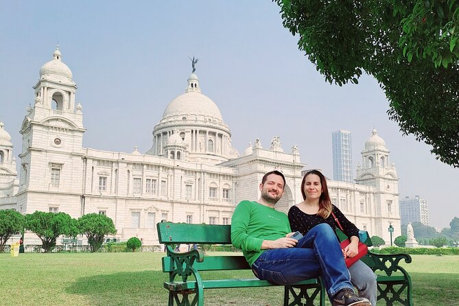 Explore Kolkata- Private Tour with Lunch - Malik Ghat Flower Market plus Howrah Bridge: big sights, big senses