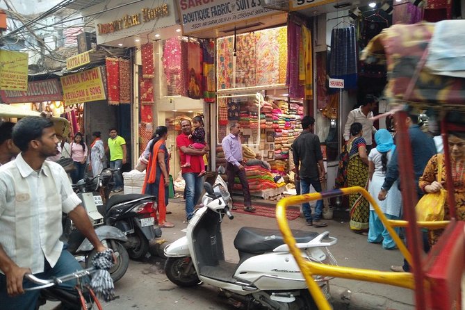 Explore the Beauty of Old Delhi & the Spice Market! - Chandni Chowk at Pasar Chandni Chowk: the bazaar stop with real street energy