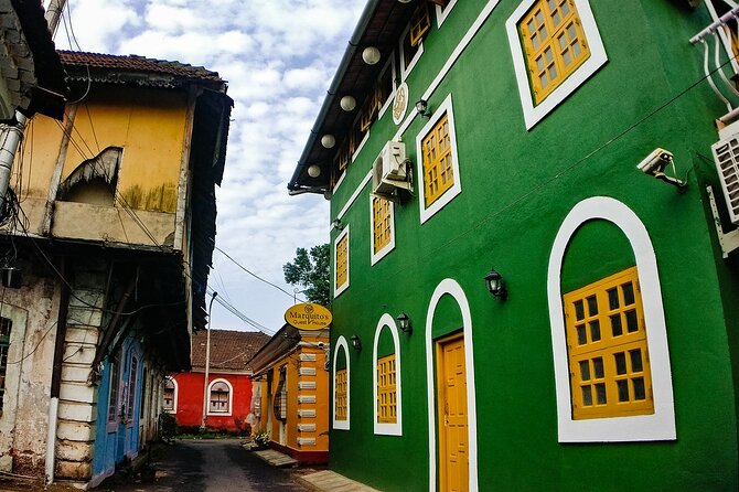 Fontainhas Heritage Walk At Latin Quarters of Goa - Stop 4: Jardim Garcia de Orta, a memorial with a hidden personal story
