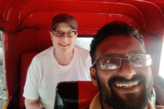Fortkochi Sightseeing Tuk-Tuk Tour - Start at the water: Chinese Fishing Nets and the Fort Kochi beach pause