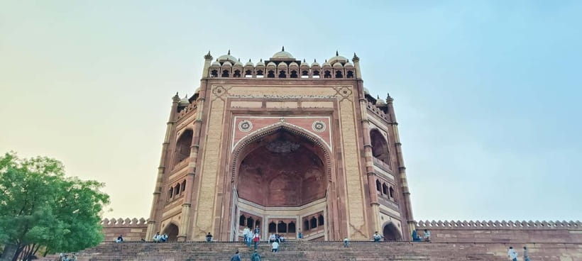 From Agra : Fatehpur Sikri Sightseeing by Private Car - The 2-hour guided tour: Buland Darwaza and the Mughal city layout
