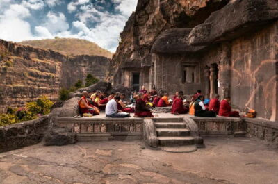 From Aurangabad: Ajanta & Ellora Day Tour with All Inclusion