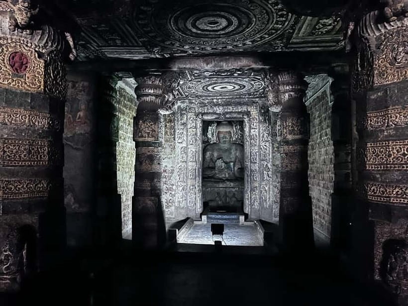 From Aurangabad: Ajanta & Ellora Day Tour with All Inclusion - The 100 km drive to Ellora: what changes once you leave Ajanta