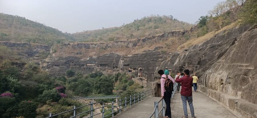 From Aurangabad: Ajanta & Ellora Day Tour with All Inclusion - Private guide option: how the best tours feel different