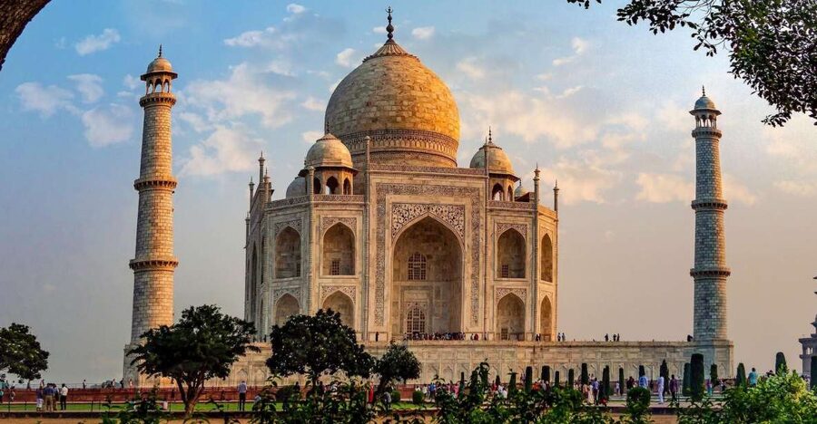 From Delhi:All Inclusive Taj Mahal Day Tour by Fastest Train - Key highlights worth your attention