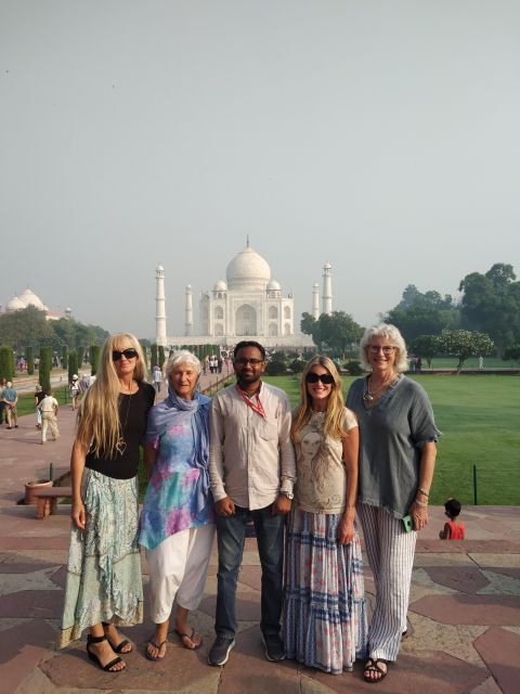 From Delhi:All Inclusive Taj Mahal Day Tour by Fastest Train - Agra Fort: how the red sandstone stop changes the mood