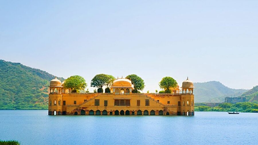 From Delhi: Jaipur Day Trip by Fast Train or Private Car - Jal Mahal and the stepwell staircase for strong photos