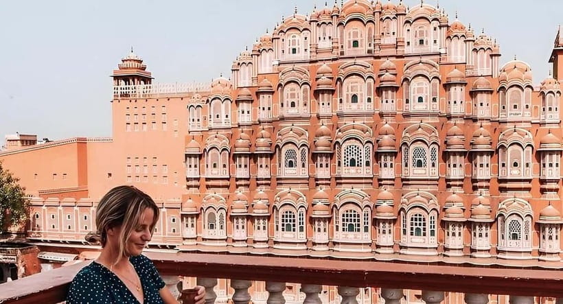 From Delhi: Jaipur Private Tour with Guide & Hotel Pickup - Pickup, Private Car Comfort, and the Realities of Timing