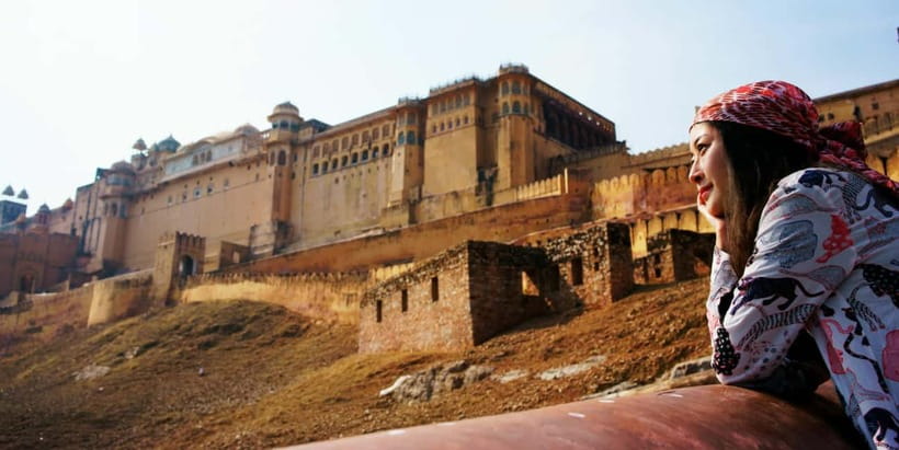 From Delhi: Private Full-Day Jaipur Highlights Tour - Lunch in Jaipur: Rajasthani comfort with real flavor