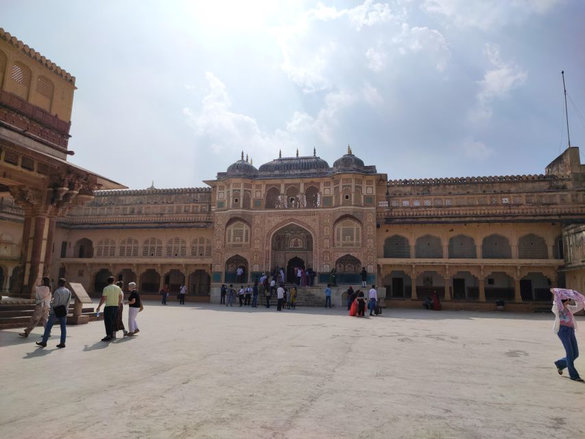 From Delhi: Private Jaipur & Amber Fort Guided Tour by Car - Skip-the-ticket-line and the guide formats that matter