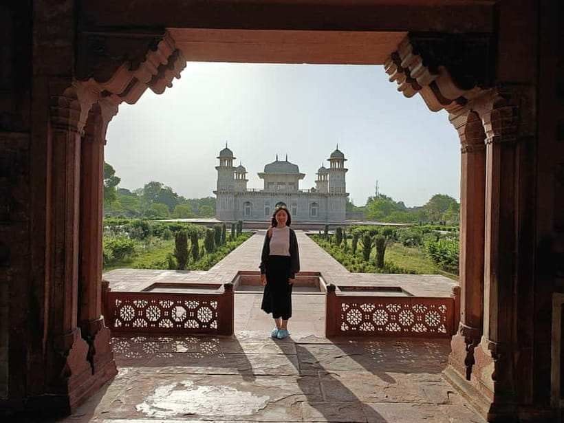 From Delhi: Private Layover Taj Mahal Day Tour By Car - Lunch at DoubleTree by Hilton Agra, a Real Reset Between Sights