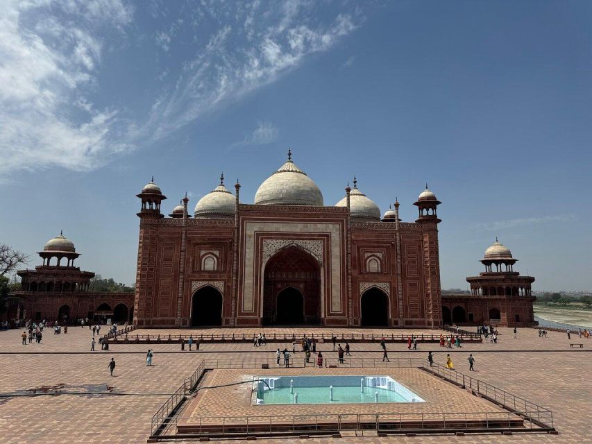 From Delhi: Private Taj Mahal Day Tour By Car and Driver - Private guides who make the monuments click