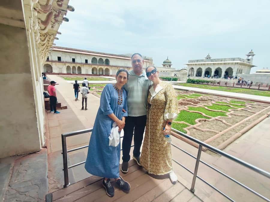 From Delhi: Private Taj Mahal Day Tour with Fast-Track Entry - Stops like craft stores: useful context or a shopping moment