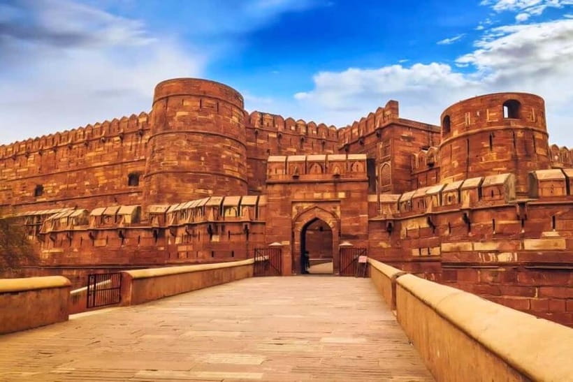 From Delhi: Sunrise Taj Mahal, Agra Fort & Baby Taj Day Tour - Agra Fort: Mughal Grandeur in a Smaller, More Focused Time Block