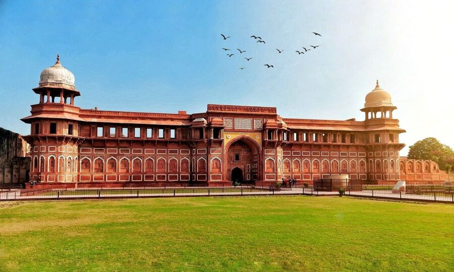 From Delhi: Taj Mahal & Agra City Tour By Gatiman Train - The guides behind the day: why names like Kaleem and Mohsin matter