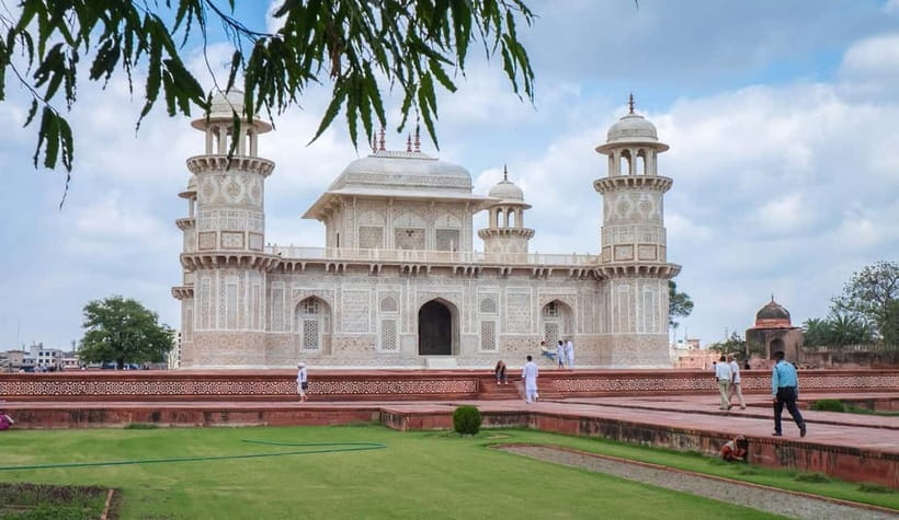 From Delhi: Taj Mahal & Agra Day Tour by Superfast Train - Key highlights to look forward to