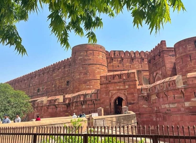 From Delhi: Taj Mahal & Agra Day Tour by Superfast Train - The Taj Mahal guided tour: how to see more than postcards