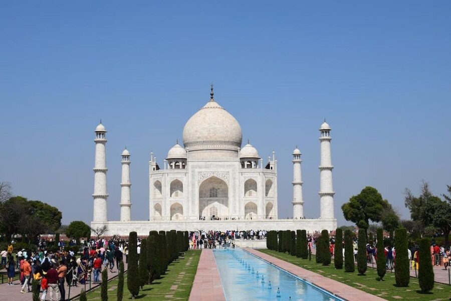 From Delhi: Taj Mahal & Agra Day Tour with Fatehpur Sikri - From your Delhi pickup to Agra: the comfort factor matters