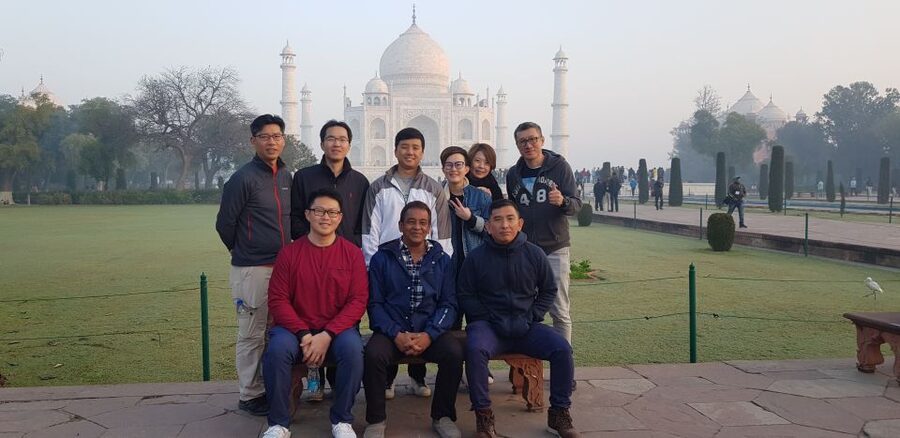 From Delhi: Taj Mahal & Agra Fort Day Trip by Express Train - Battery bus and walking strategy: how not to burn out