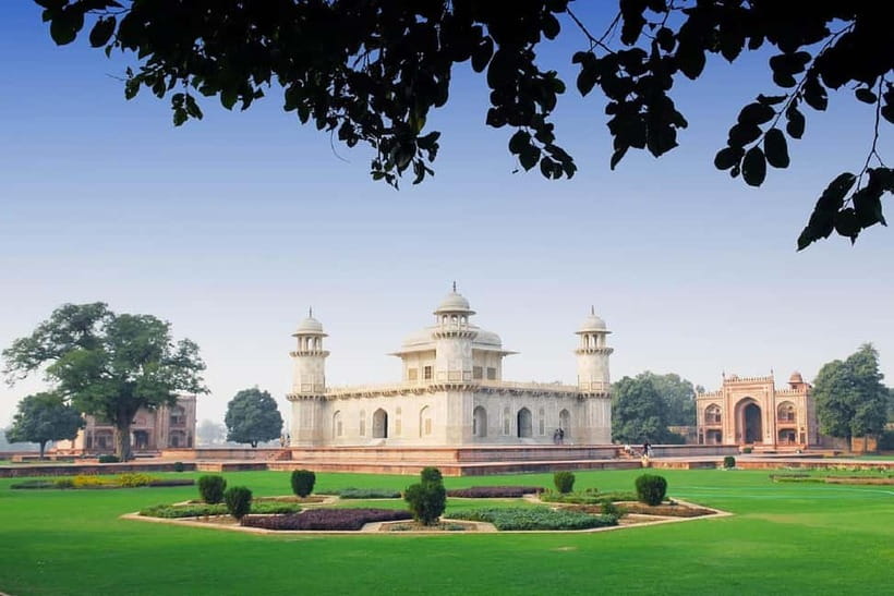 From Delhi: Taj Mahal & Agra Fort Private Day Tour By Car - Things to watch for before you go