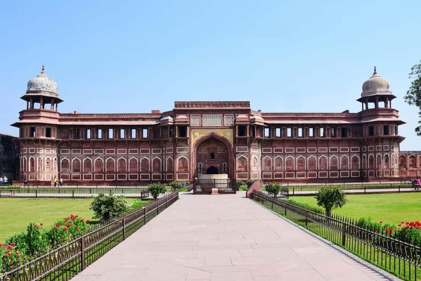 From Delhi: Taj Mahal, Agra & Mathura Tour by Car - Sunrise Taj Mahal pickups, and the one closure day you must plan around
