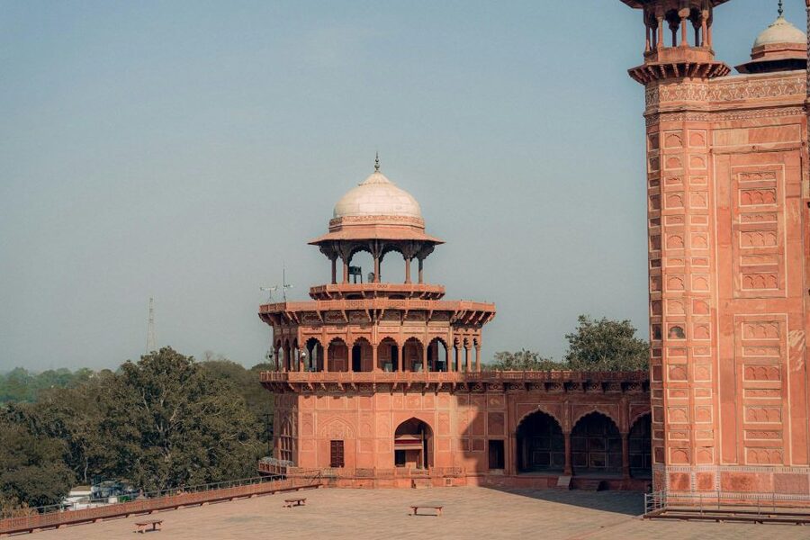 From Delhi: Taj Mahal & Agra Private Day Trip with Transfers - Time, traffic, and fitting everything into one day