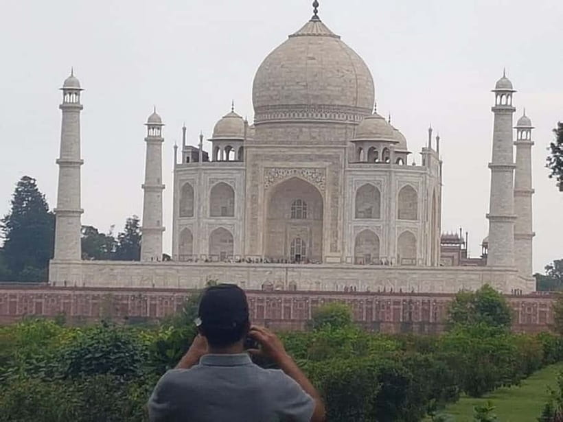From Delhi: Taj Mahal & Agra With Fatehpur Sikri Day Tour - Price and Value: Is $21 Per Person Actually a Good Deal?