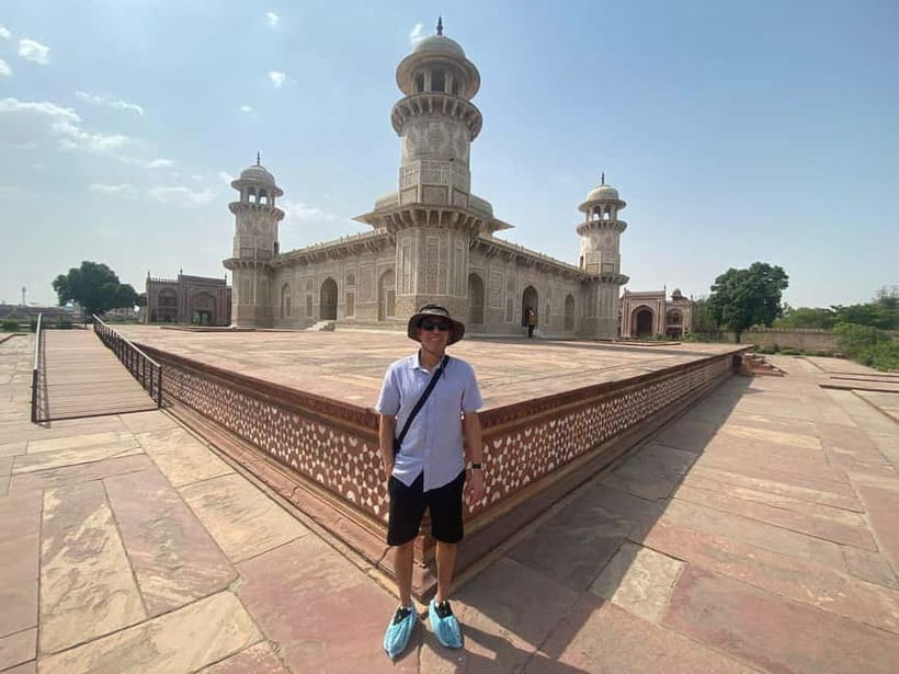 From Delhi: Taj Mahal Sunrise and Agra Fort Private Tour - Optional breakfast at DoubleTree by Hilton Agra: when food becomes strategy