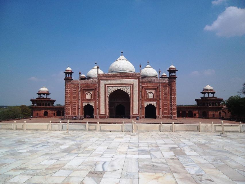 From Delhi: Taj Mahal Tour with Professional Photographer - Photo expectations: great help, but know what is included