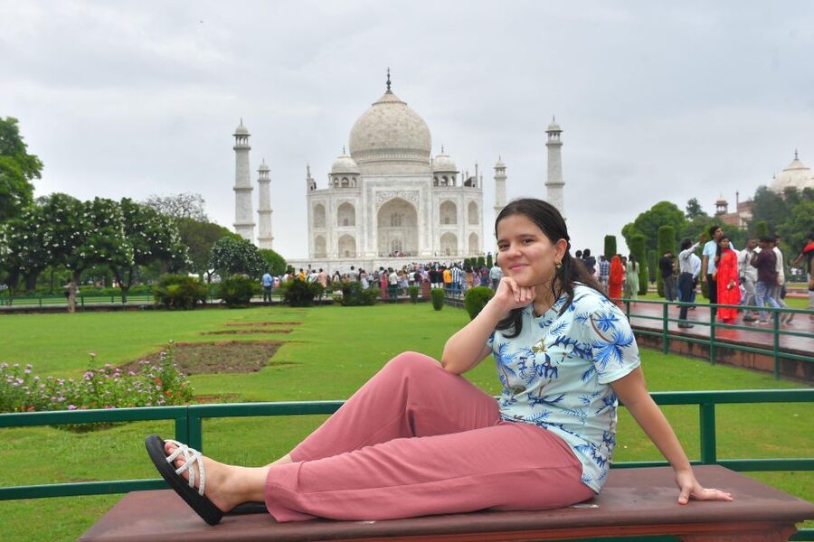 From Jaipur: Agra Private Day Trip with Taj Mahal &Agra Fort - Agra Fort, why the fortress feels bigger than the postcards