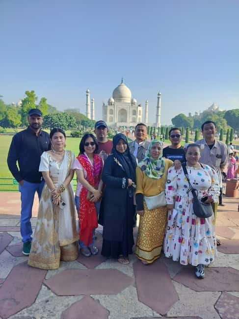 From Jaipur: Taj Mahal, Agra Fort, Baby Taj Day Trip by Car - Agra shopping time: useful if you set boundaries, annoying if you hate sales stops
