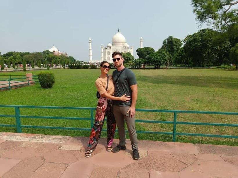 From Jaipur: Taj Mahal & Agra Private Guided Day Tour - Agra Fort with Akbar-era context: how the fortress tells a story