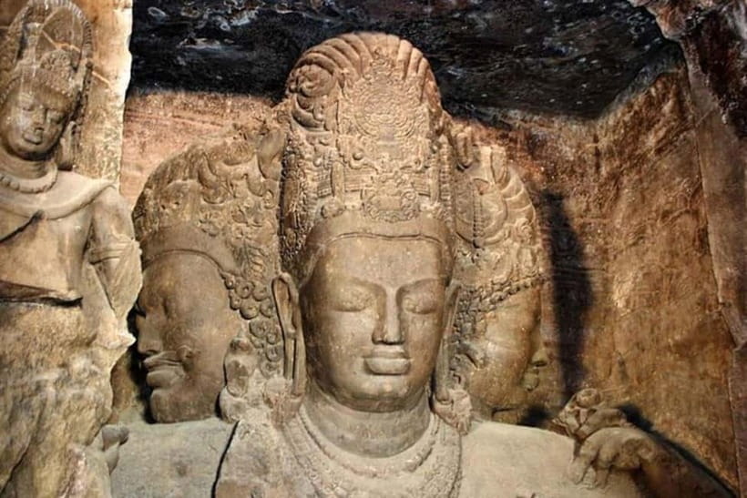 From Mumbai: Half-Day Elephanta Caves Tour with Ferry Ride - Elephanta Island arrival: walk up or take the toy train