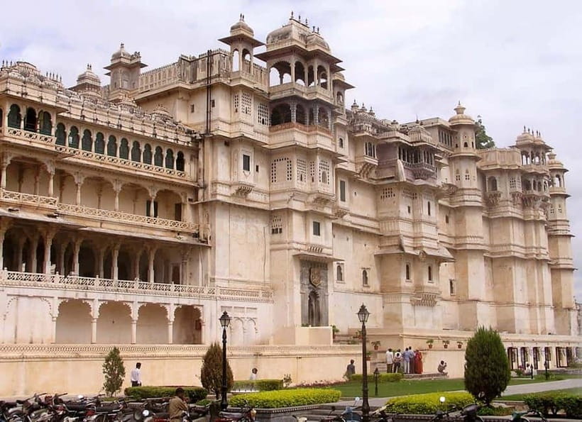 From Udaipur To Kumbhalgarh To Ranakpur To Jodhpur One Way - Udaipur Pickup to the Road Rhythm Toward Kumbhalgarh