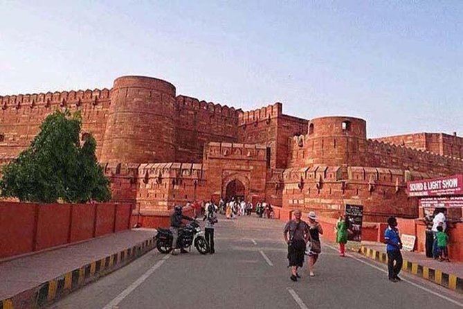 Full Day Agra Tour with Taj Mahal at Sunrise and Sunset - Lunch break at Taj Darbar Restaurant, a one-hour reset