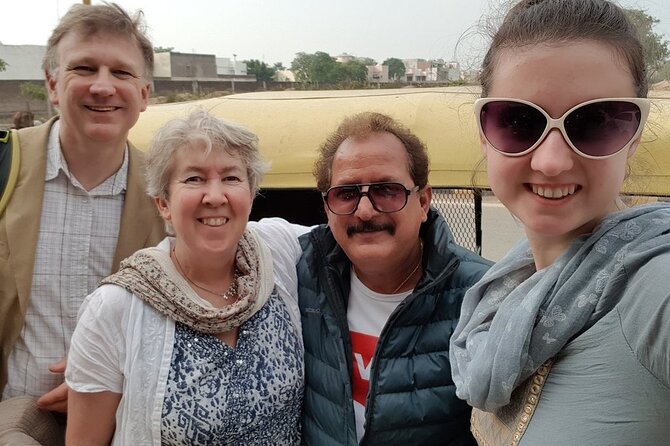 Full Day Agra Tuk Tuk Tour with Taj Mahal and Agra Fort - Agra Fort: Mughal Power Behind Red Walls