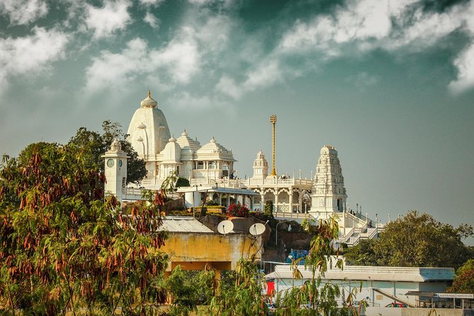 Full-Day Experiential Hyderabad Tour - Major Civic Stops: Legislative Building, Nampally Station, Markets, and High Court