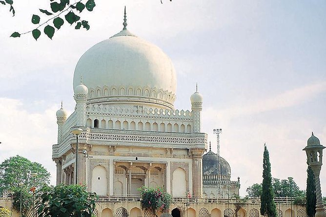 Full-Day Experiential Hyderabad Tour - Laad Bazaar and Mecca Masjid: Shopping Streets With Real Character