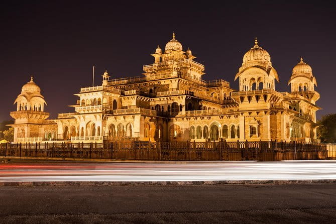 Full day Jaipur sightseeing tour by tuk tuk. - Panna Meena ka Kund and Jal Mahal: Small Stops With Big Visual Payoff