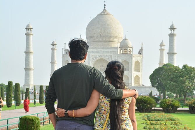 Full Day Private Agra Tour from Delhi by Car - Private Car Value: What the $200 Price Gets You