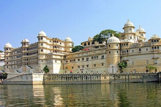 Full-Day Private City Tour of Udaipur Including Boat Ride in Lake Pichola - Saheliyon ki Bari (Garden of Royal Ladies): Shade, Water Features, and History