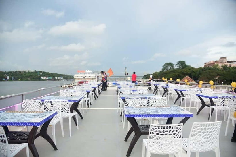 Goa: Triple Deck Family Dinner Cruise and Performances - Buffet dinner, desserts, and drink limits that affect value