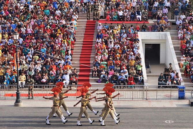 Golden Temple, Jallianwala Bagh, Partition Museum & Wagha Border - #Travellouge - Who this private Amritsar highlights tour suits best