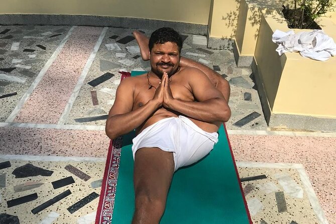 Group Yoga Class with Siddharth from Beginner to Advance - Who should book this yoga session?