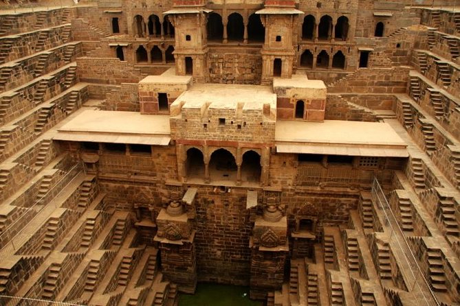 Guided Fatehpur Sikri & Abhaneri Tour From Agra To Jaipur By Car - A one-way Agra to Jaipur plan that actually uses the drive